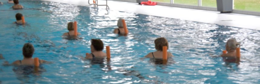 Schwimmgruppe im Brüggener Hallenbad